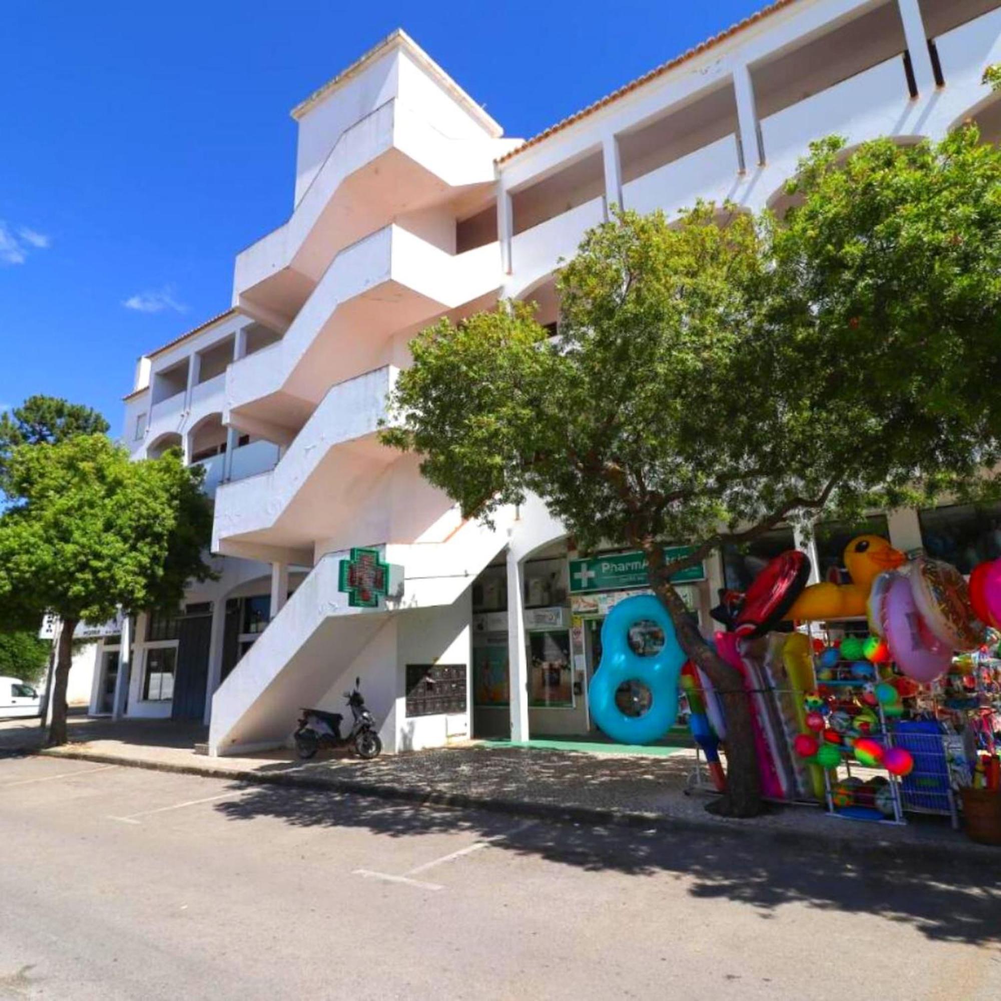Casa Falesia T2 - Garden View - 5 Min From The Beach - Wifi Olhos de Agua  Luaran gambar